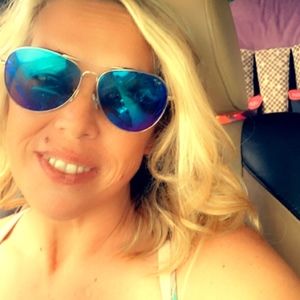 Meet your Posher, Dara